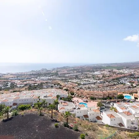 The Sunset Views Costa Adeje, Heated Pool شقة